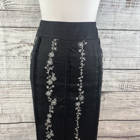 Style & Co Skirt size 8 Petite Black Linen Knee A Line Floral Embroidery Modest - Picture 2 of 8